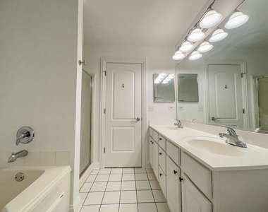 11 Foxcroft Road - Photo Thumbnail 10