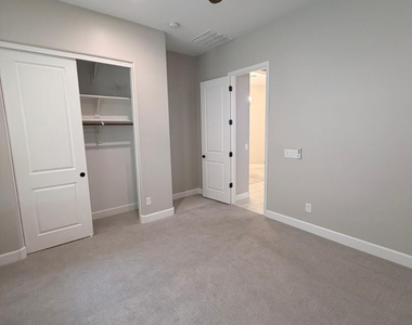 5169 N 207th Drive - Photo Thumbnail 11