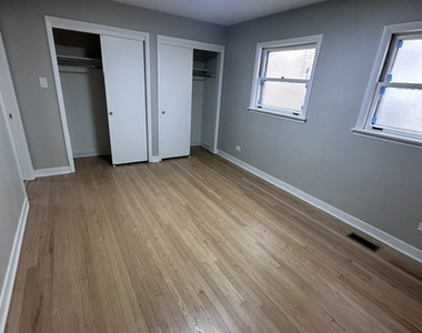 6009 S Kolin Avenue - Photo Thumbnail 5