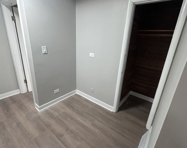 6009 S Kolin Avenue - Photo Thumbnail 8