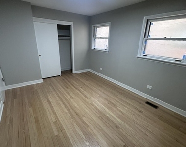 6009 S Kolin Avenue - Photo Thumbnail 6