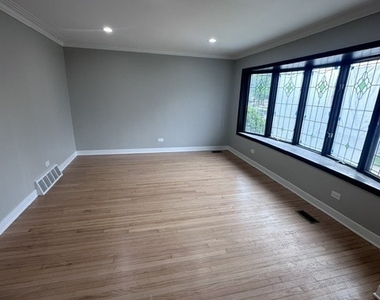 6009 S Kolin Avenue - Photo Thumbnail 1