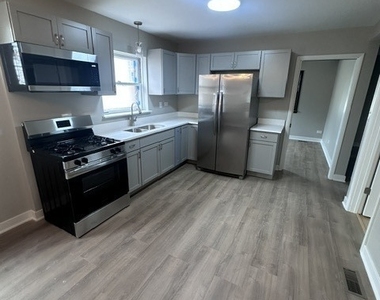 6009 S Kolin Avenue - Photo Thumbnail 3