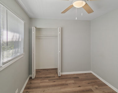 444 Hickory Street - Photo Thumbnail 7
