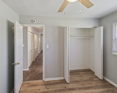 444 Hickory Street - Photo Thumbnail 8