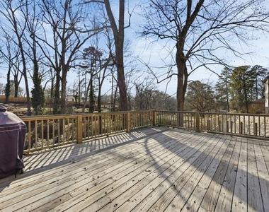 2010 Cambridge Avenue - Photo Thumbnail 11
