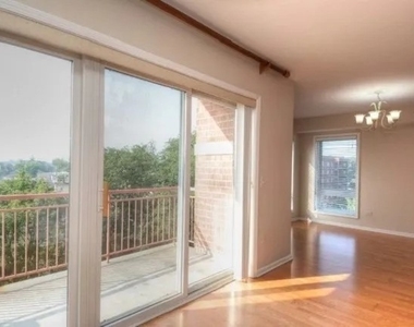 1378 Perry Street - Photo Thumbnail 9