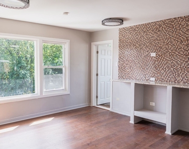 3707 S Michigan Avenue - Photo Thumbnail 2