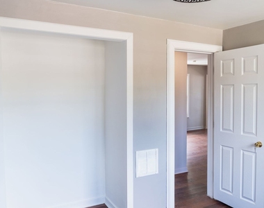 3707 S Michigan Avenue - Photo Thumbnail 7