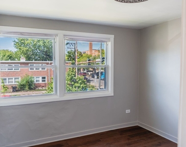 3707 S Michigan Avenue - Photo Thumbnail 6