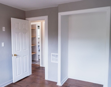 3707 S Michigan Avenue - Photo Thumbnail 9