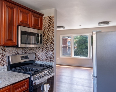 3707 S Michigan Avenue - Photo Thumbnail 5