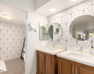 7950 E Starlight Way - Photo Thumbnail 13