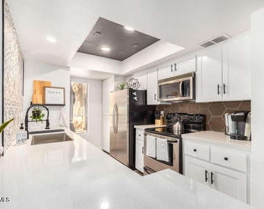 7950 E Starlight Way - Photo Thumbnail 5