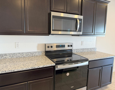 1840 W Spaulding Avenue - Photo Thumbnail 67