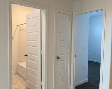 1840 W Spaulding Avenue - Photo Thumbnail 44