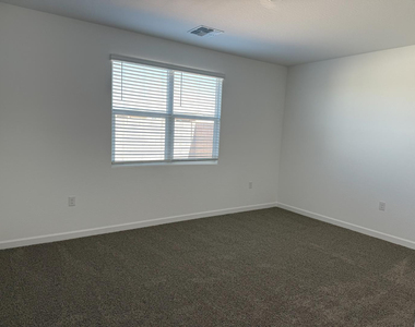 1840 W Spaulding Avenue - Photo Thumbnail 55