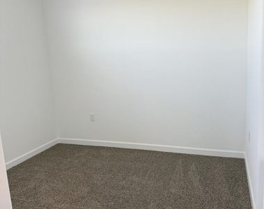 1840 W Spaulding Avenue - Photo Thumbnail 36