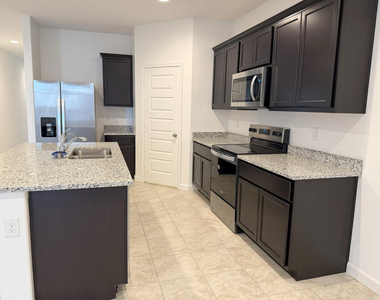 1840 W Spaulding Avenue - Photo Thumbnail 52