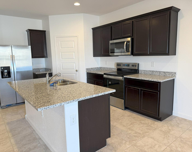 1840 W Spaulding Avenue - Photo Thumbnail 60