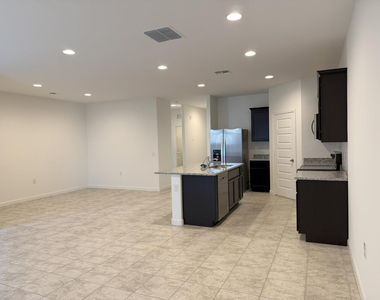 1840 W Spaulding Avenue - Photo Thumbnail 51
