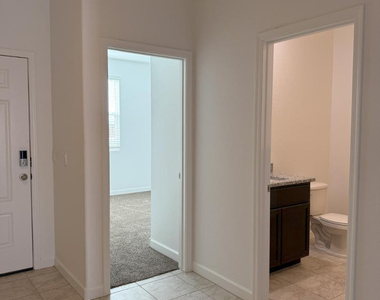 1840 W Spaulding Avenue - Photo Thumbnail 39
