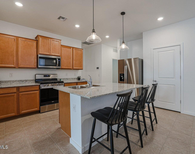 14220 W Willow Avenue - Photo Thumbnail 5
