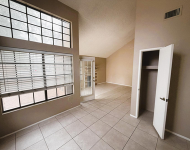 602 N May -- - Photo Thumbnail 4