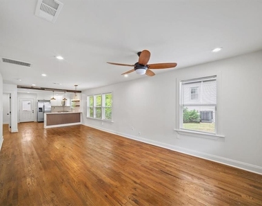 1060 Regent Street Sw - Photo Thumbnail 12