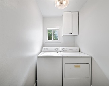 1060 Regent Street Sw - Photo Thumbnail 29