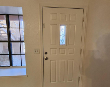 4901 E Kelton Lane - Photo Thumbnail 3