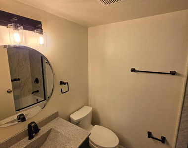 4901 E Kelton Lane - Photo Thumbnail 15