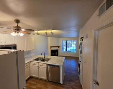 4901 E Kelton Lane - Photo Thumbnail 7