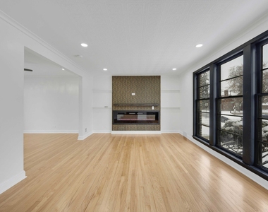 10606 S Vernon Avenue - Photo Thumbnail 2