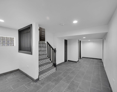 10606 S Vernon Avenue - Photo Thumbnail 9