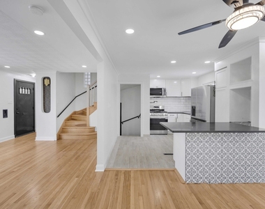 10606 S Vernon Avenue - Photo Thumbnail 5