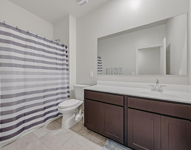 25285 N 185th Drive - Photo Thumbnail 4