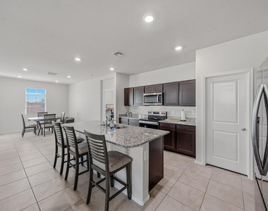 25285 N 185th Drive - Photo Thumbnail 11