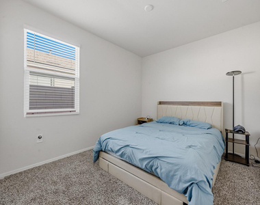 25285 N 185th Drive - Photo Thumbnail 7