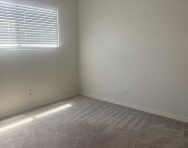 520 N Stapley Drive - Photo Thumbnail 12