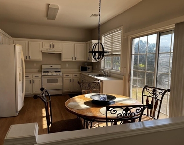 577 Ashland Parkway - Photo Thumbnail 13
