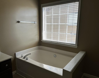 577 Ashland Parkway - Photo Thumbnail 21