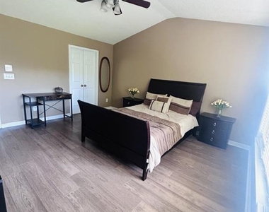 577 Ashland Parkway - Photo Thumbnail 17