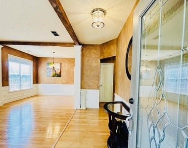 577 Ashland Parkway - Photo Thumbnail 2