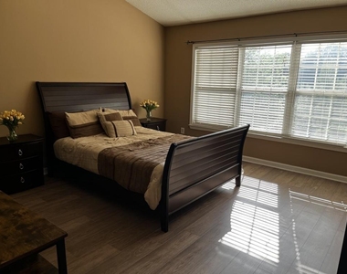 577 Ashland Parkway - Photo Thumbnail 18