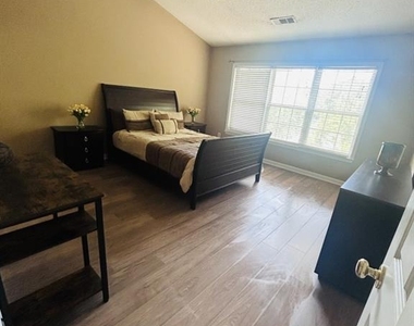 577 Ashland Parkway - Photo Thumbnail 16