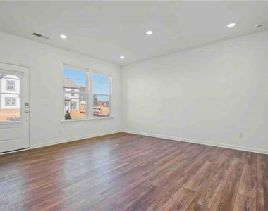 149 Star Court - Photo Thumbnail 2
