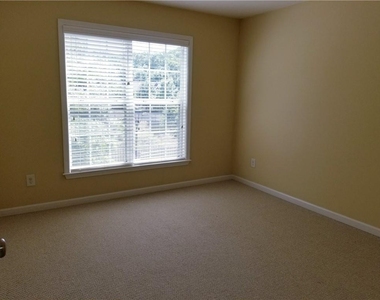 3363 Stoneham Drive - Photo Thumbnail 17