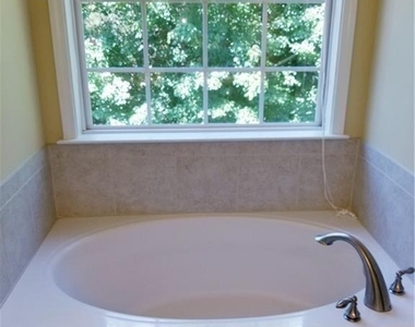 3363 Stoneham Drive - Photo Thumbnail 13