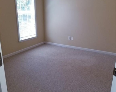 3363 Stoneham Drive - Photo Thumbnail 15